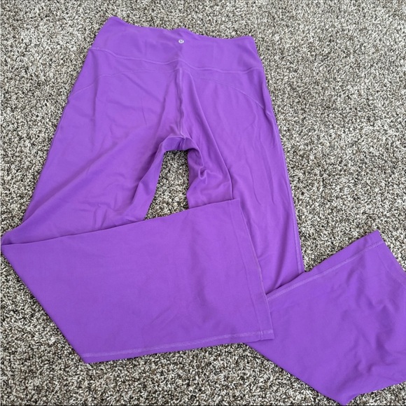 Lululemon groove super-high-rise flare legging Nulu in moonlit magenta - Picture 1 of 5